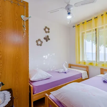 Holiday Jakov Tatil Evi *